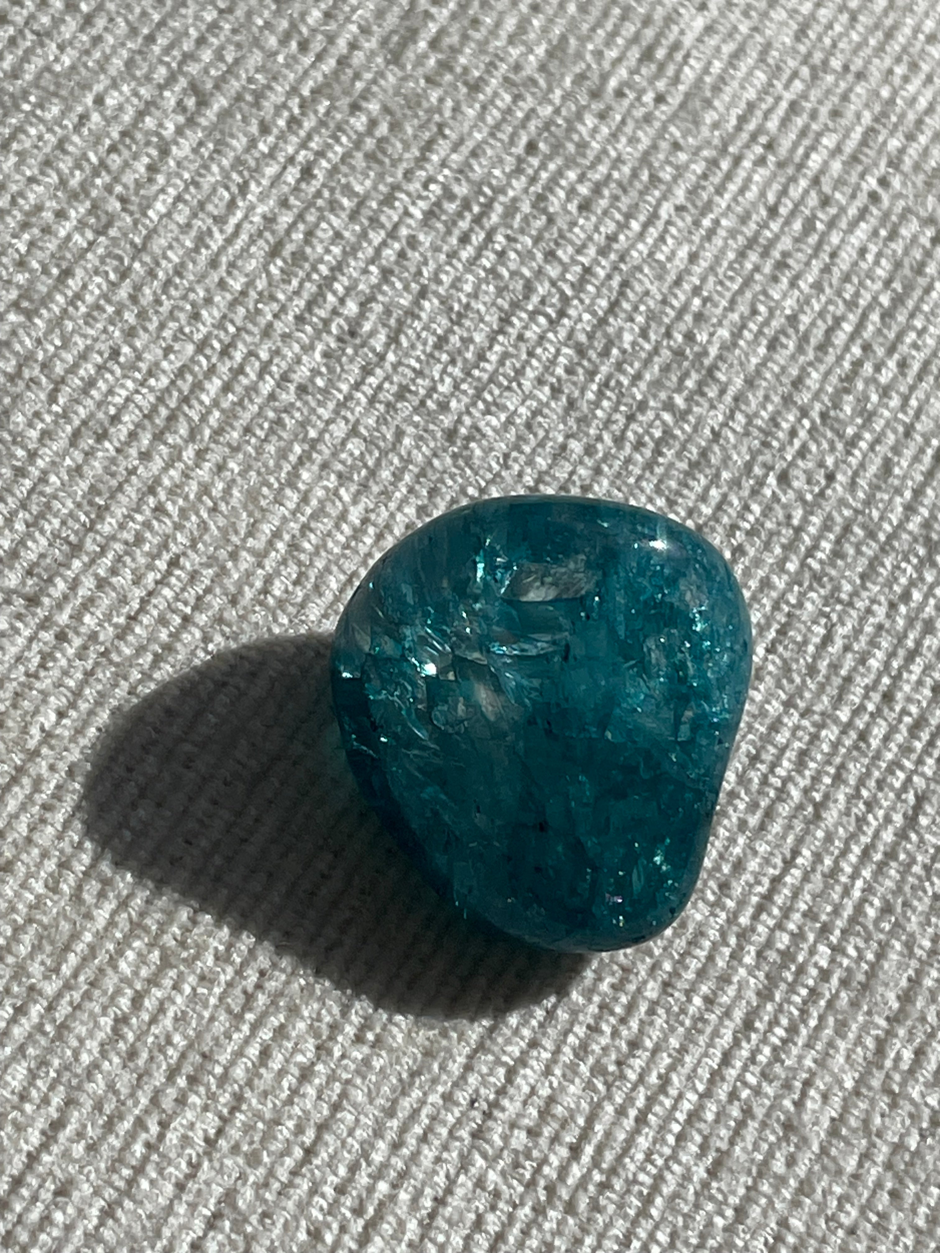 Single crackled color quartz stone - Brazil - Small