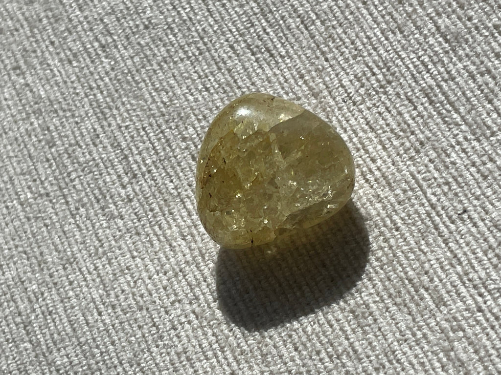 Single crackled color quartz stone - Brazil - Small