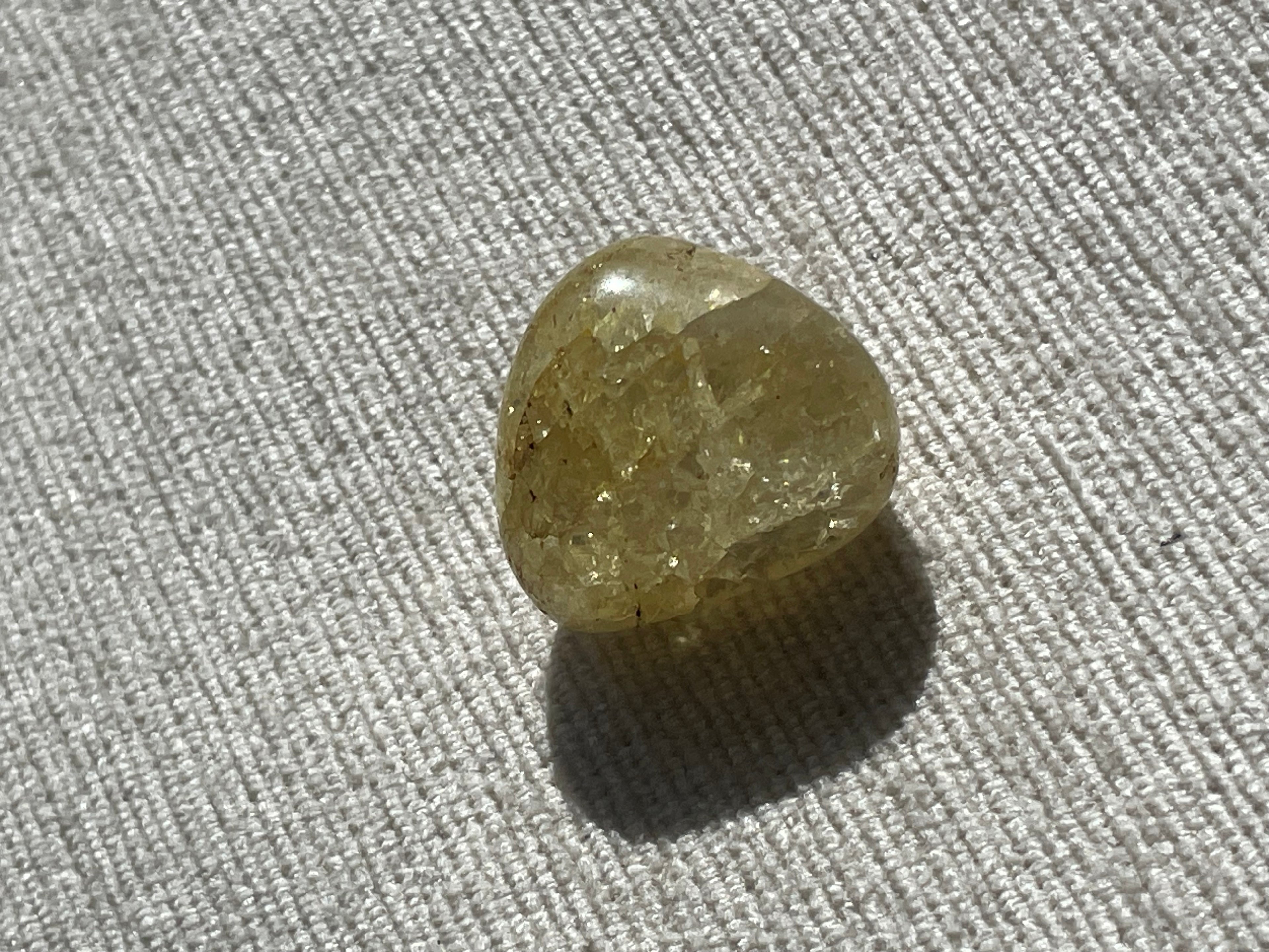 Single crackled color quartz stone - Brazil - Small