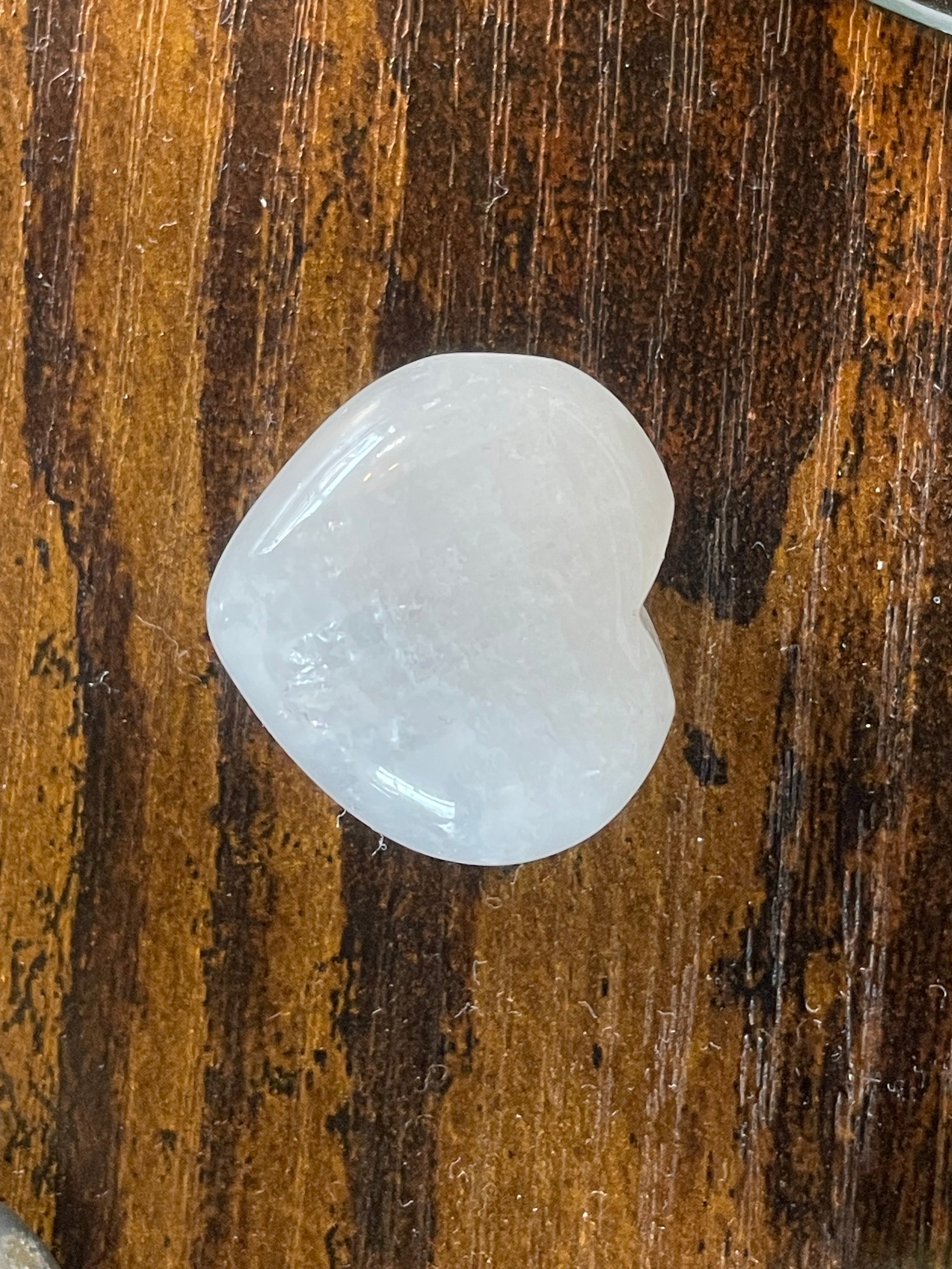 Heart shaped crystal/gemstone