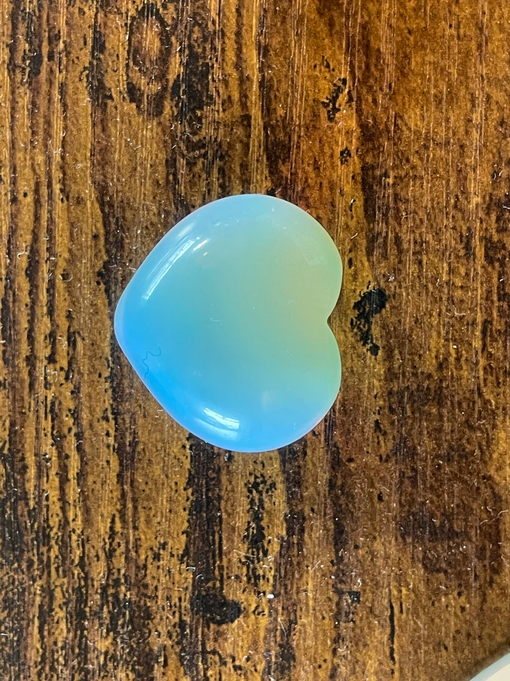 Heart shaped crystal/gemstone